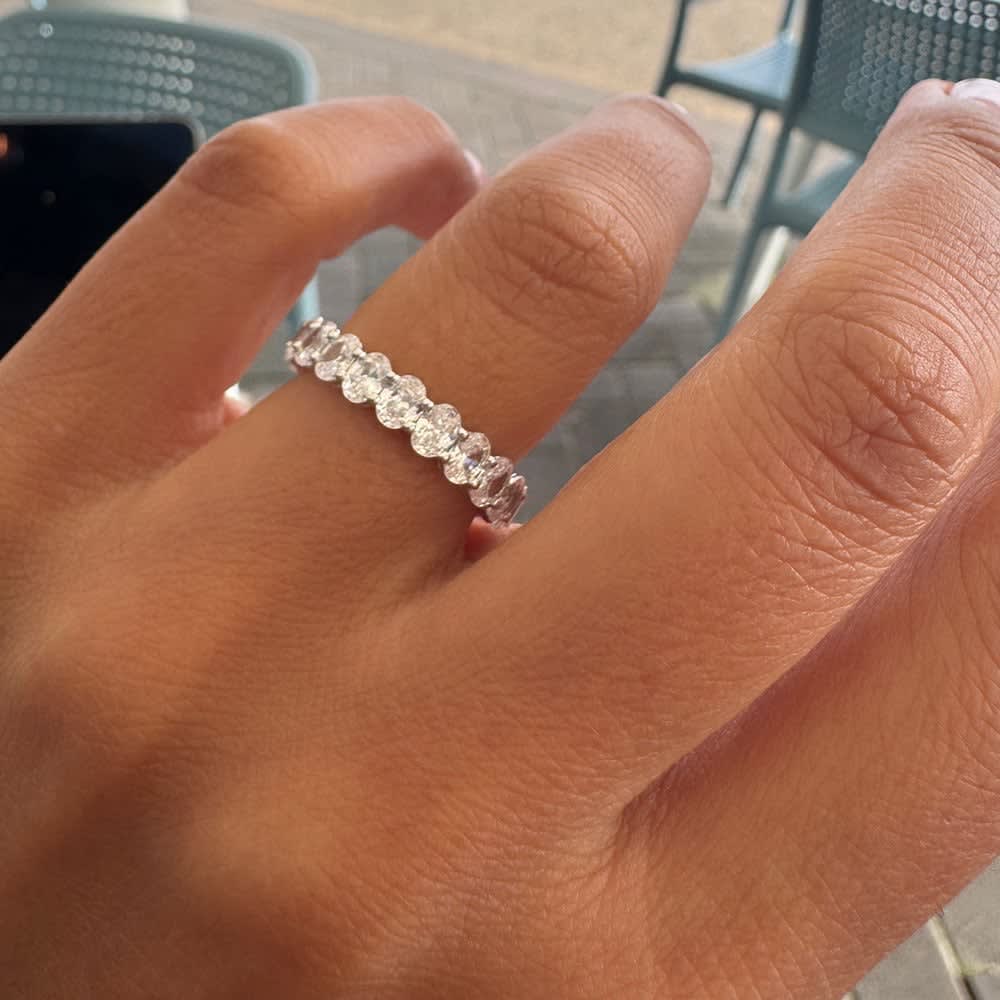 Oval eternity band
