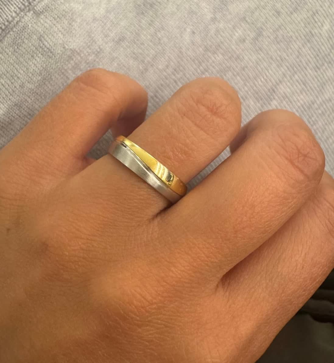 Two tone mens ring with wave groove