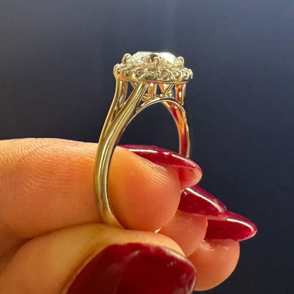 2ct E VVS1 round diamond ring