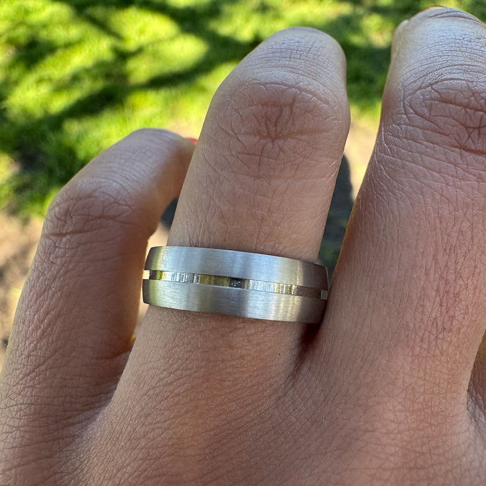 Centre Grooved Mens Wedding Ring