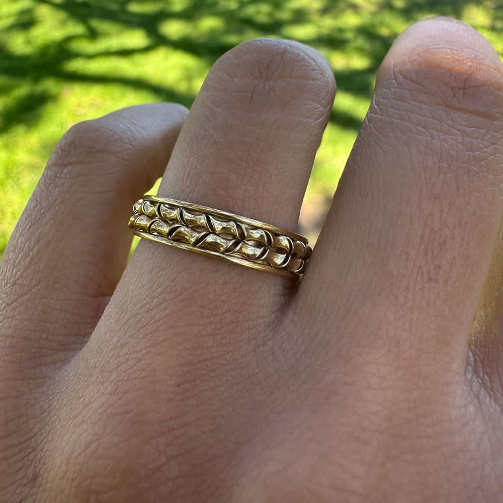 Patterned Mens Wedding ring J1960