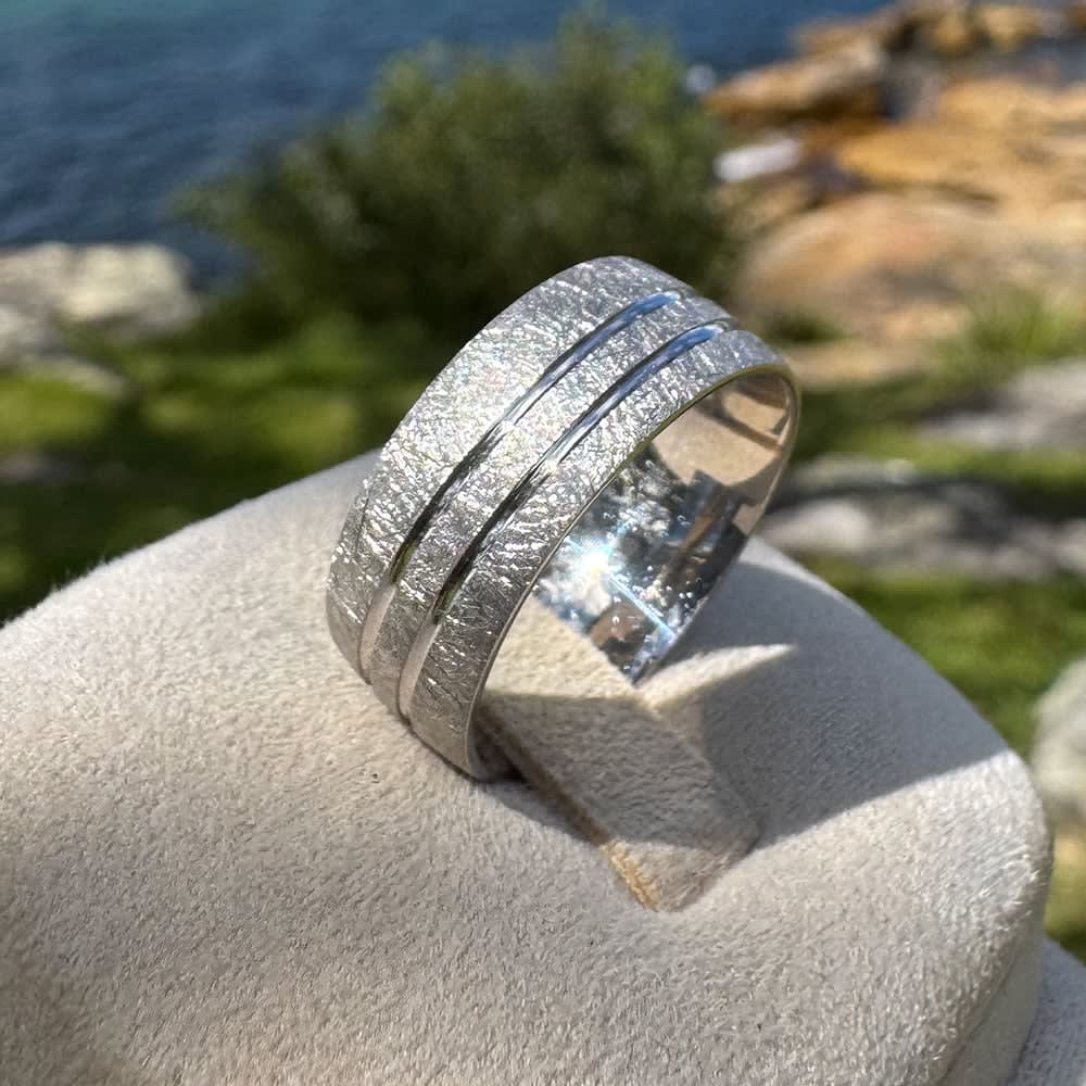 Matt grooved mens ring 4097