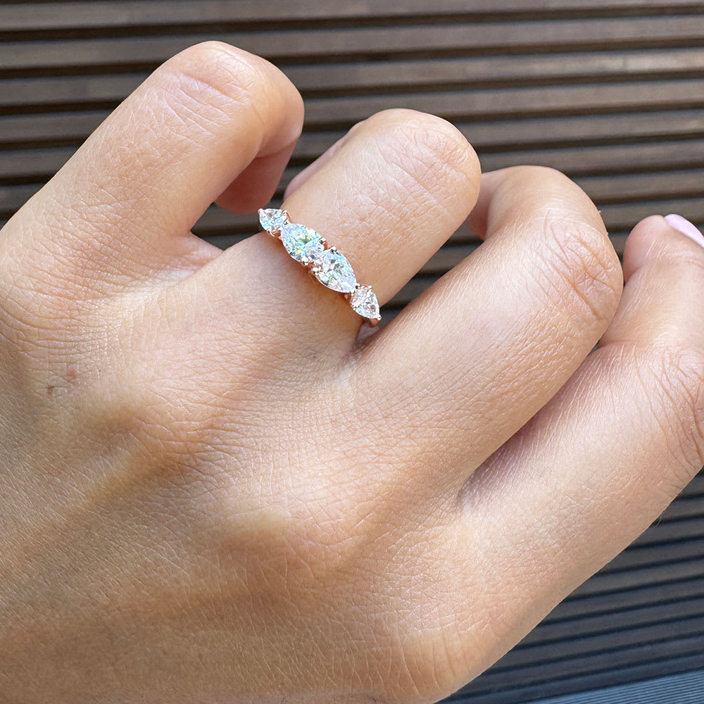 Large pear lab diamond band