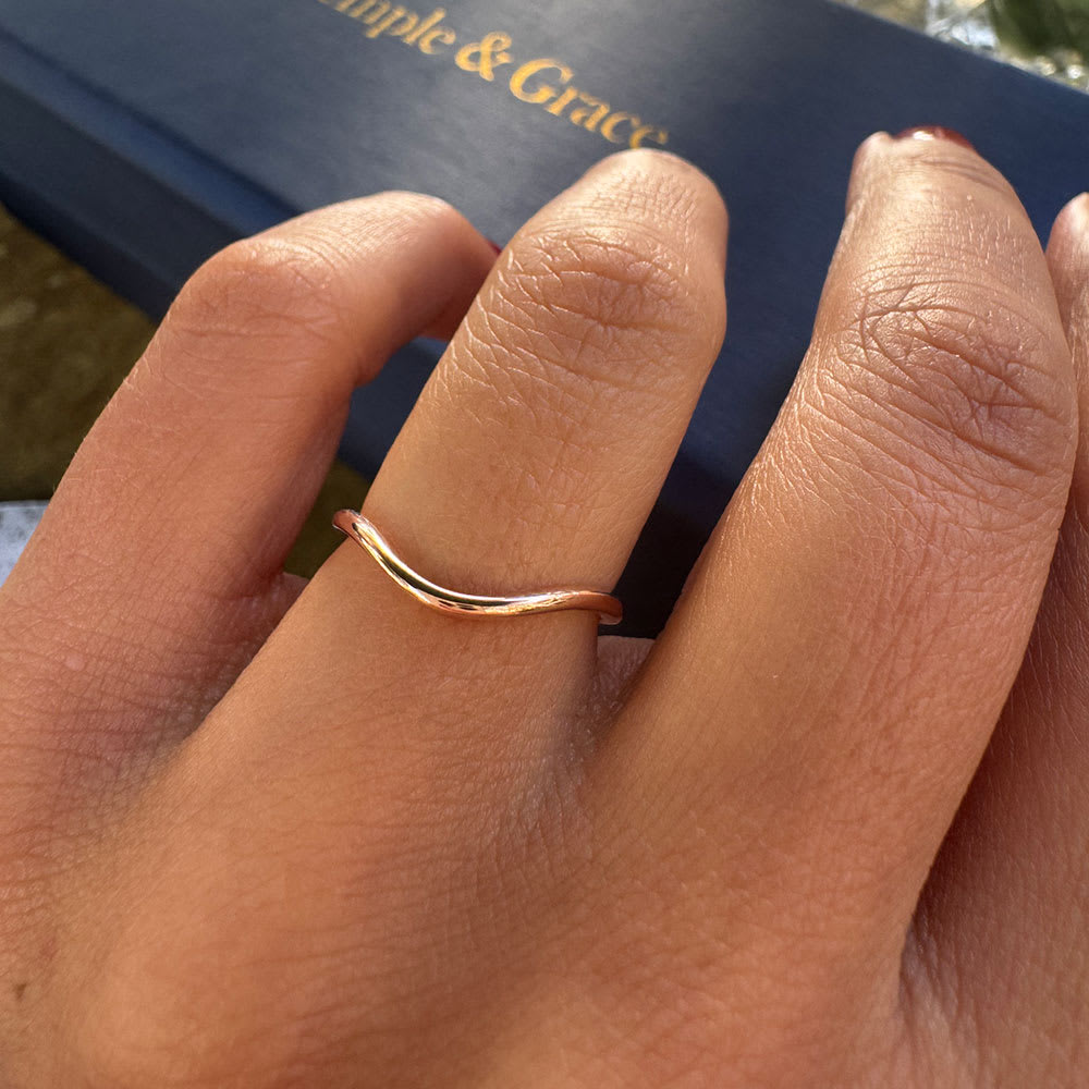 Fine plain gold curve ring