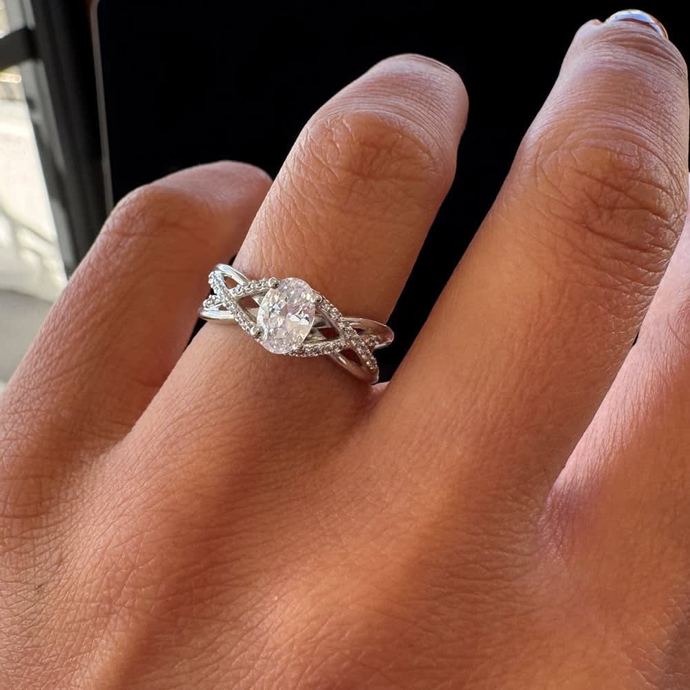 Lab oval on a crossover diamond band