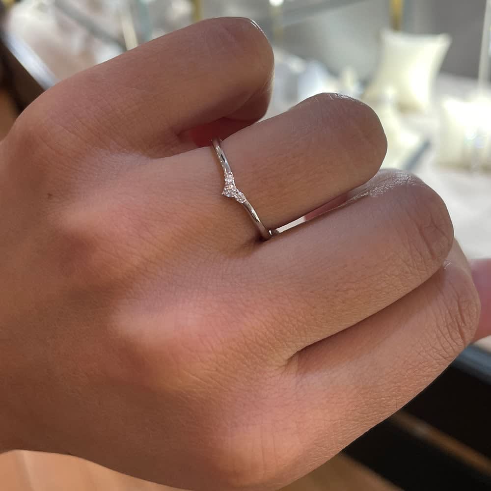 tiara style wedding band