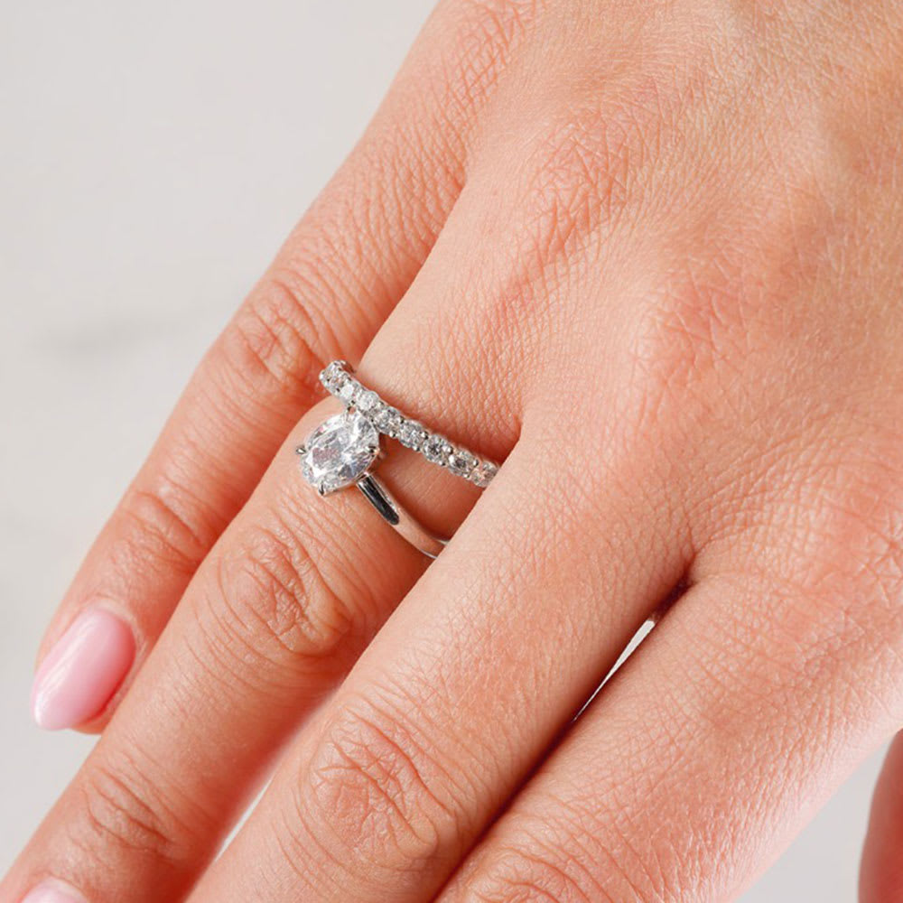 Double band oval Natural Diamond engagement ring