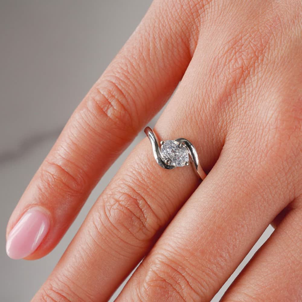 Oval lab diamond on a twist band