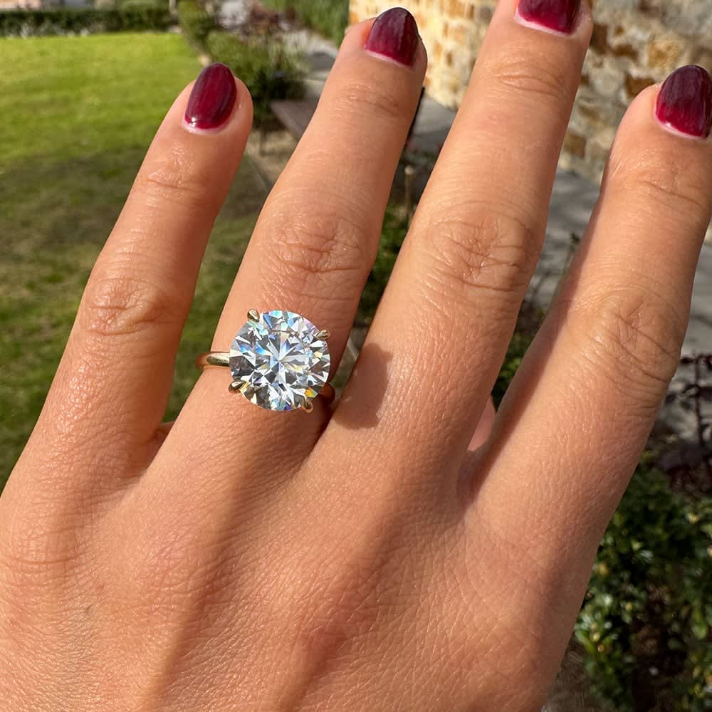 7 carat lab round brilliant cut engagement ring