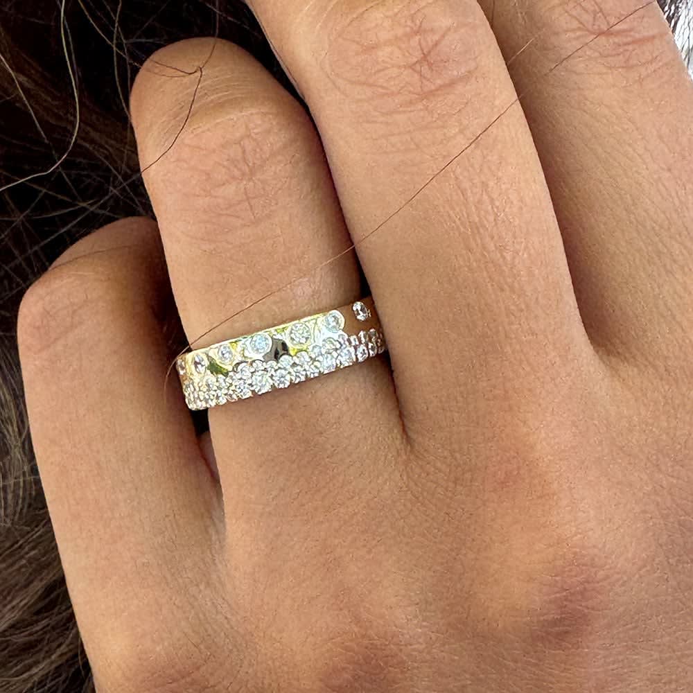 Cigar band with lab diamonds