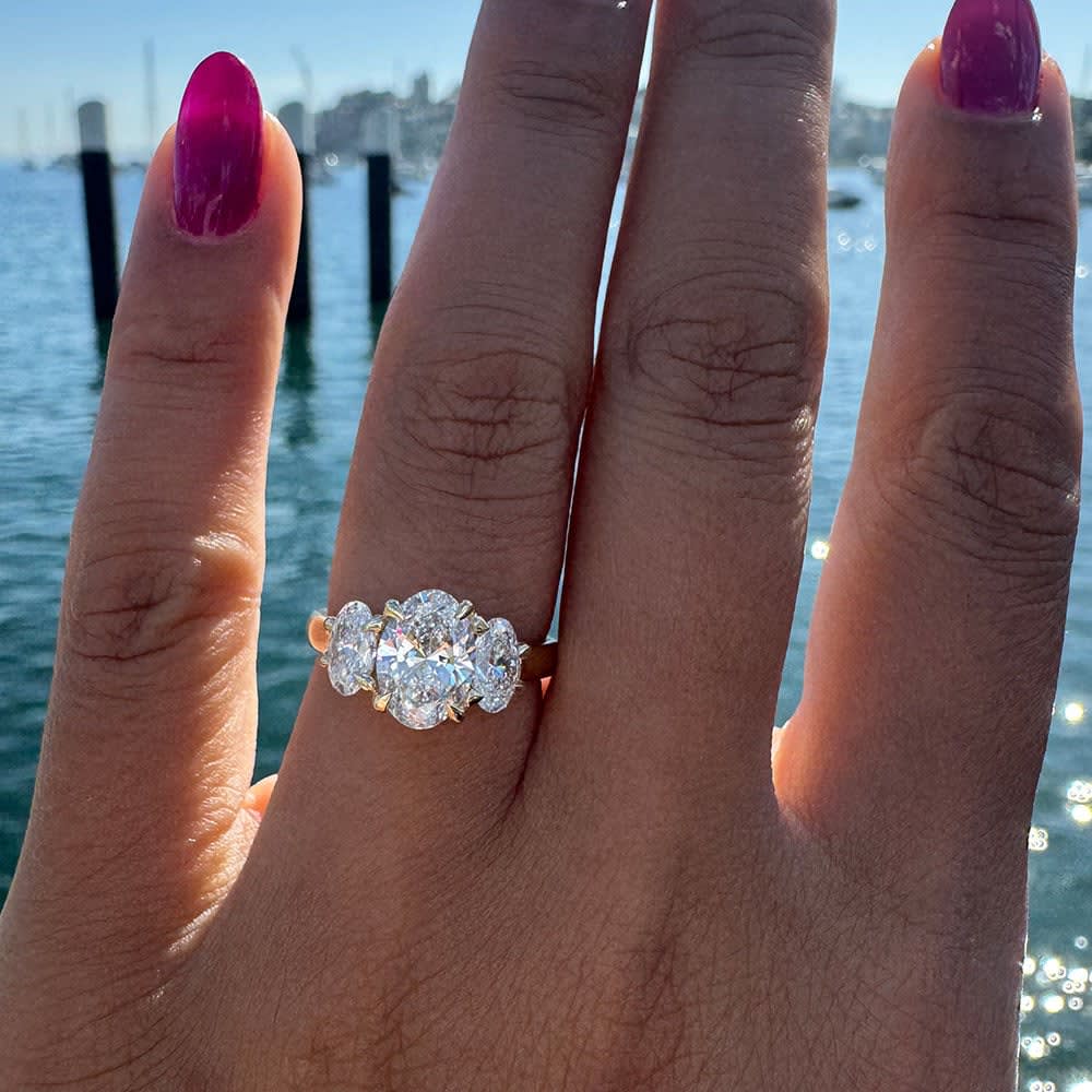 Oval trilogy on a 3mm band