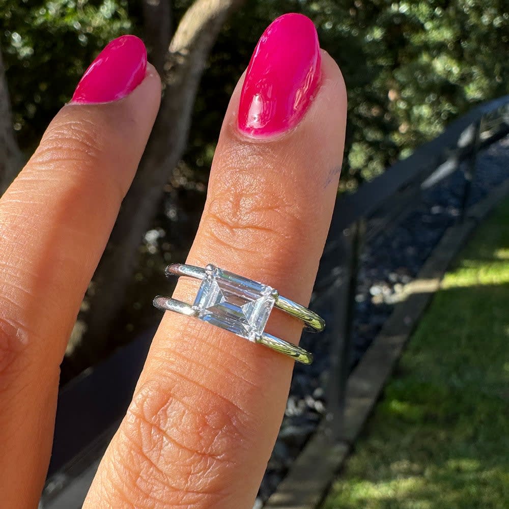 Emerald diamond on a double band