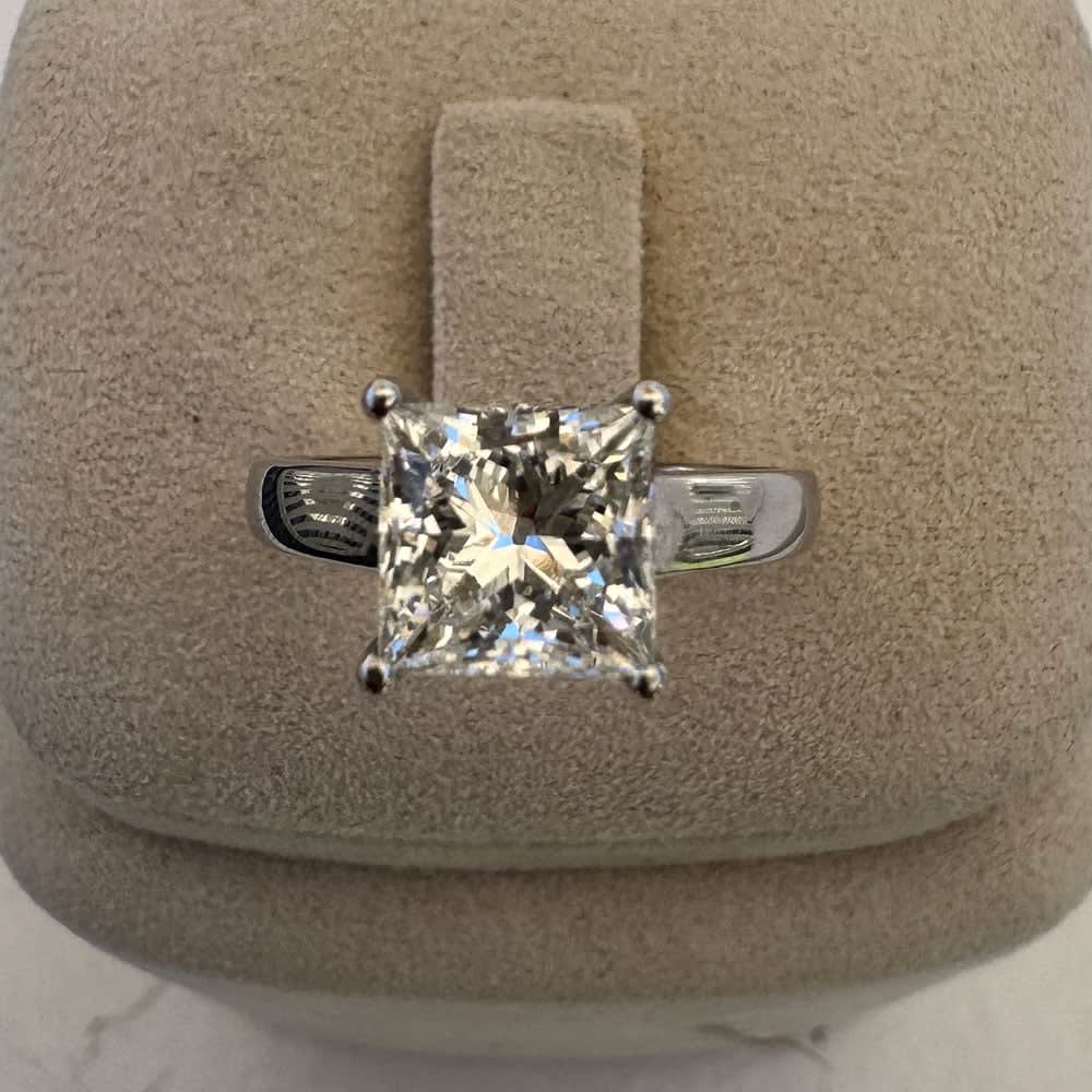 Princess cut on solid band