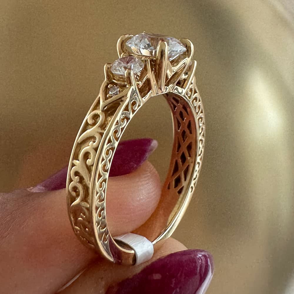 1 carat round in art deco setting