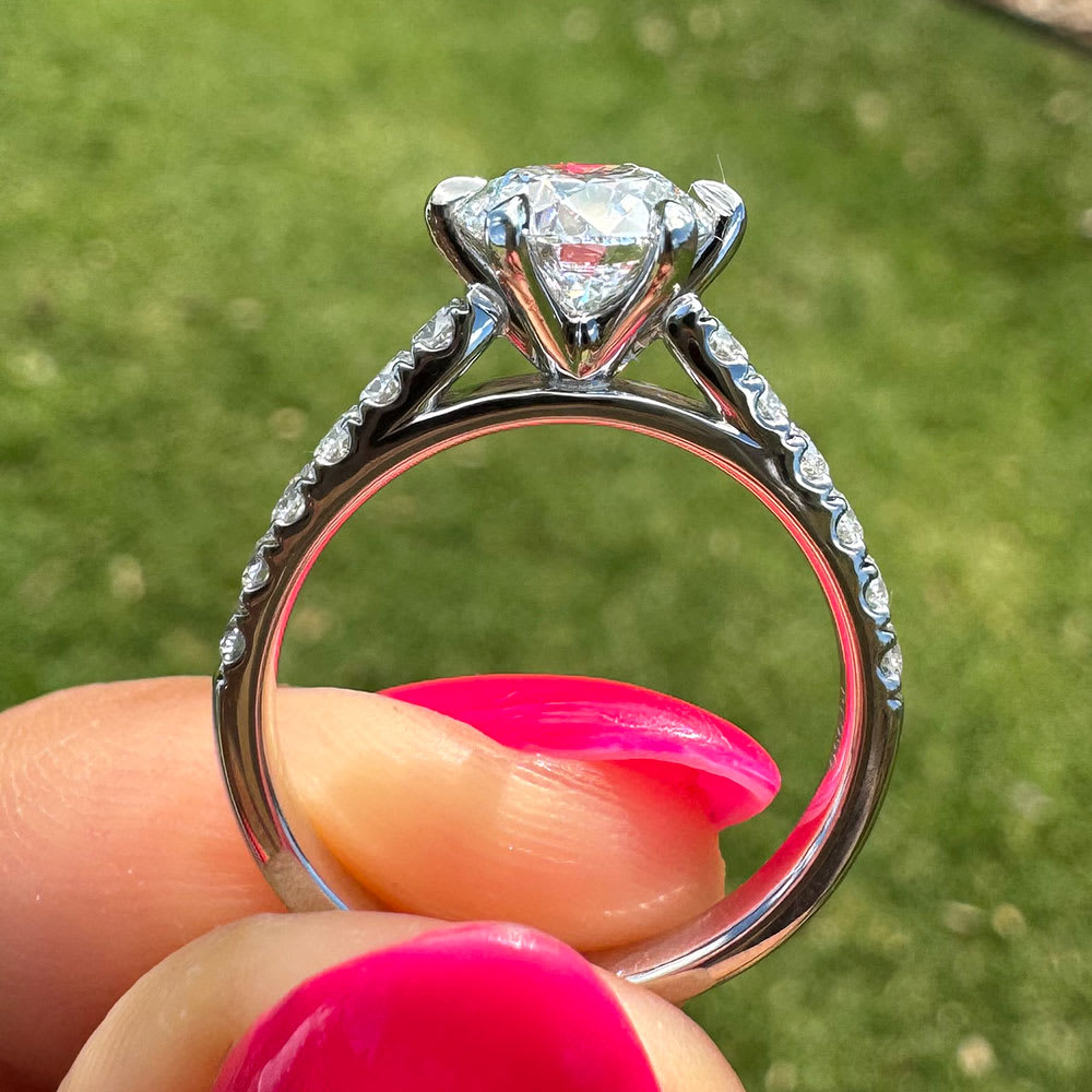 Round diamond on a platinum setting