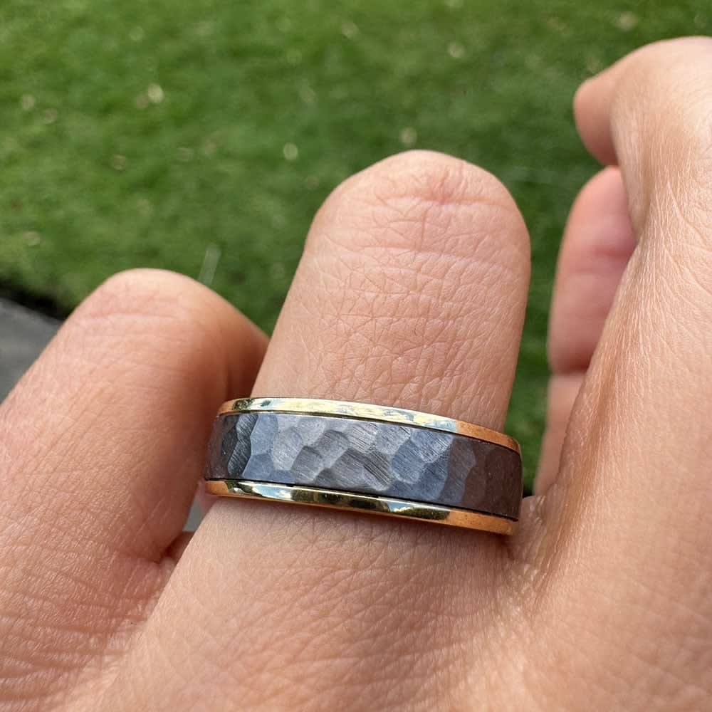 9k yellow and tantalum ring