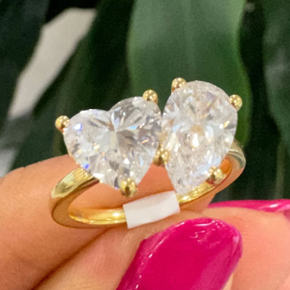 Heart and pear Toi et moi ring