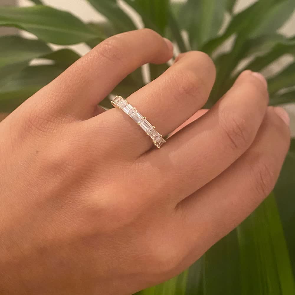 Baguette diamond band in yellow gold
