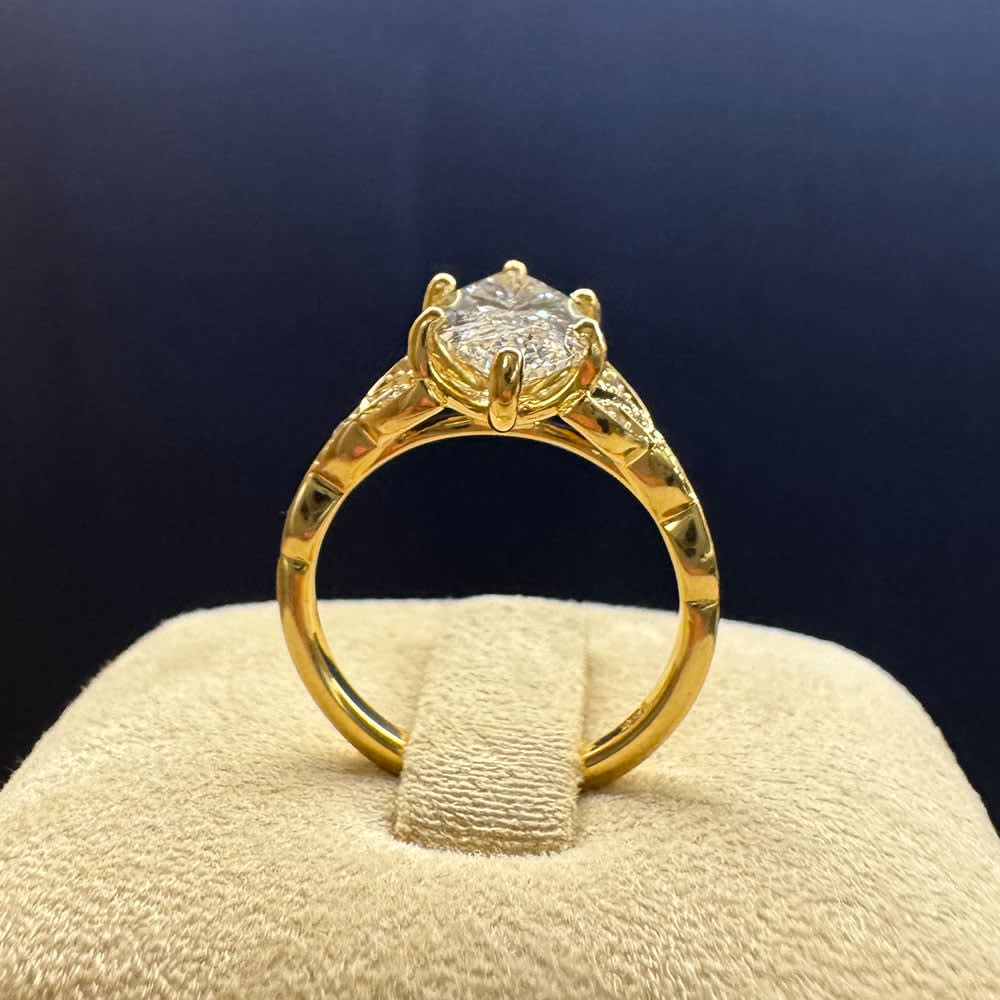 Marquise diamond set on Celtic band