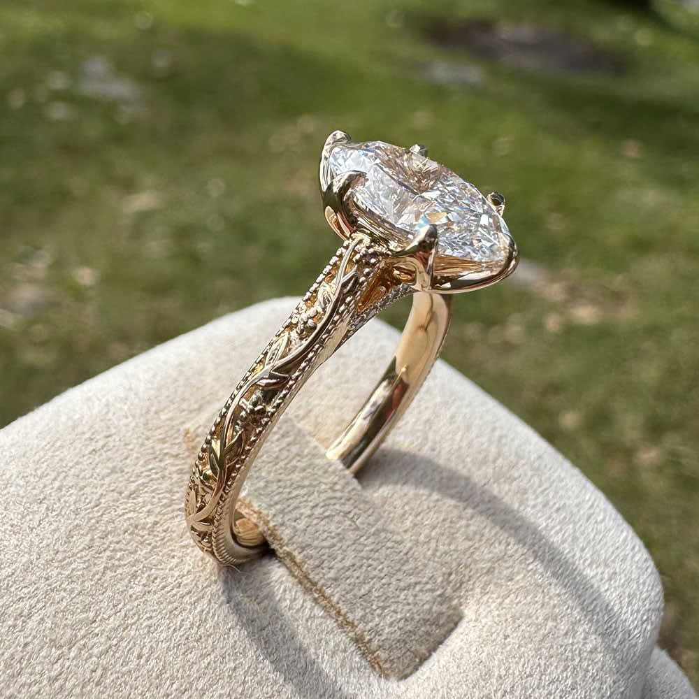 2 carat Flawless oval diamond engagement ring