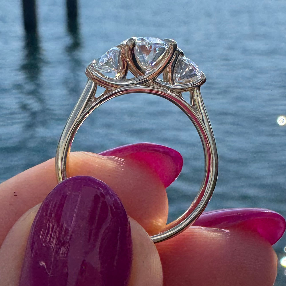 Oval trilogy on a 3mm band