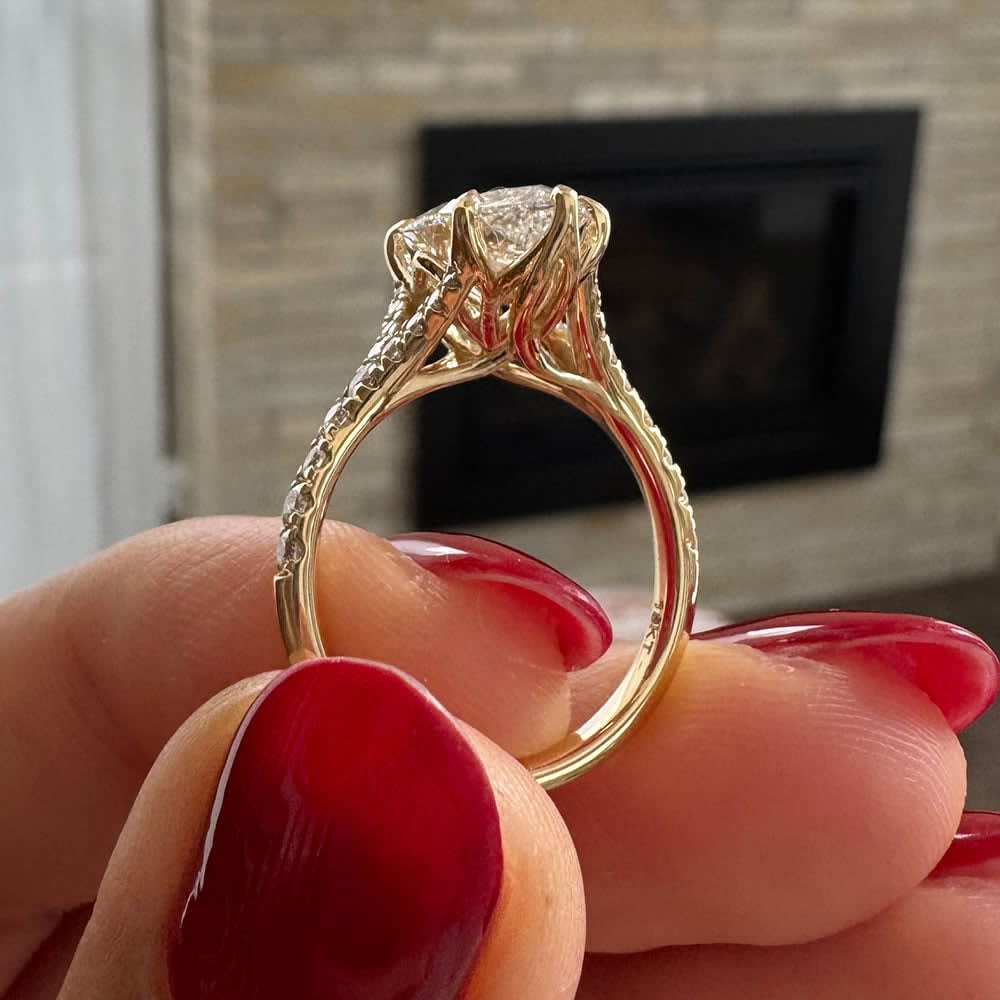 Lab marquise on a split band