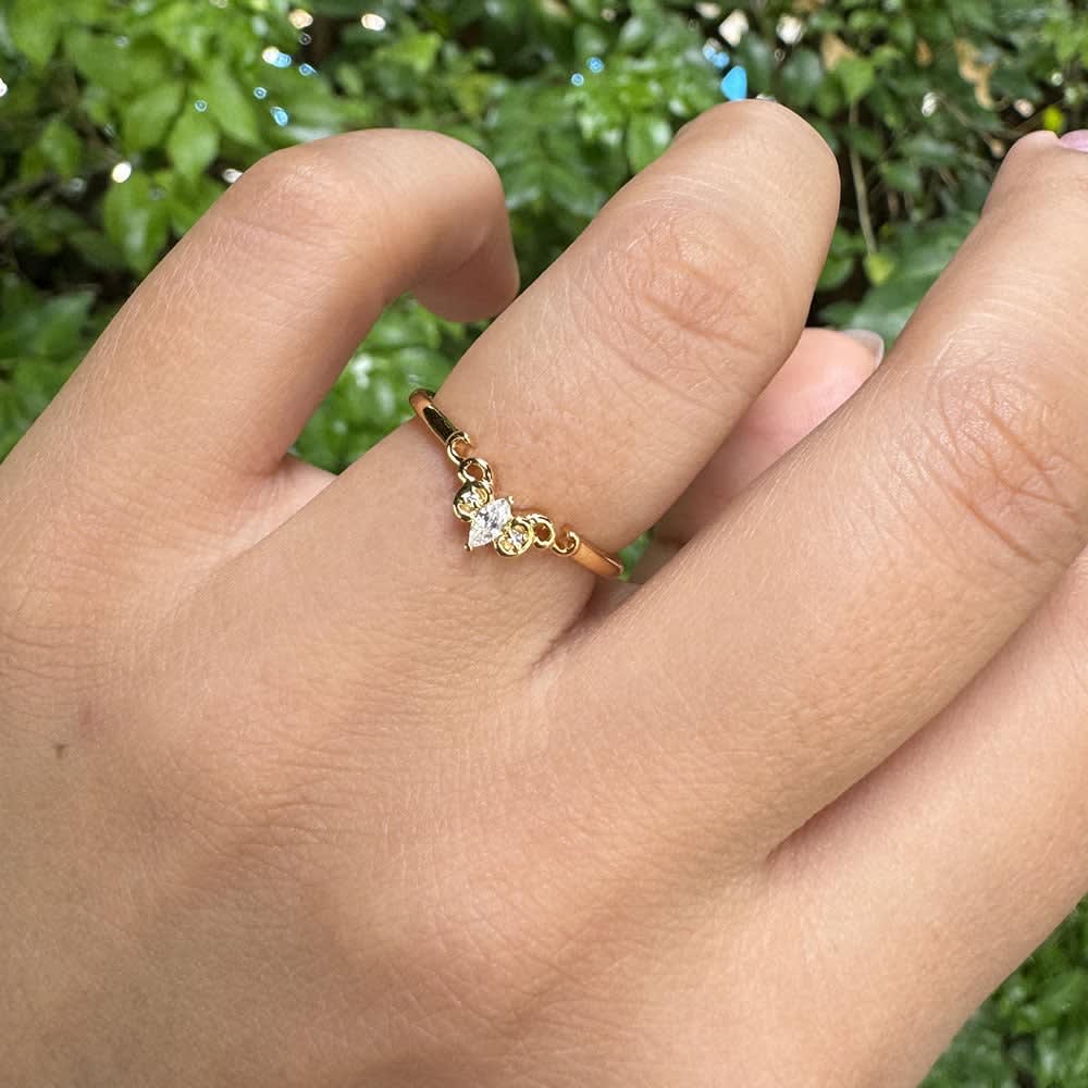 ladies ring with Arched