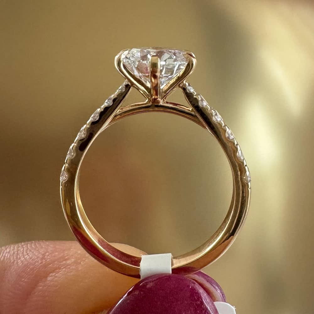 Round diamond with diamond band