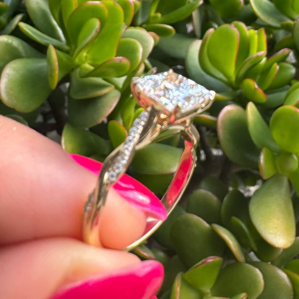 2 carat princess cut on a twisted band