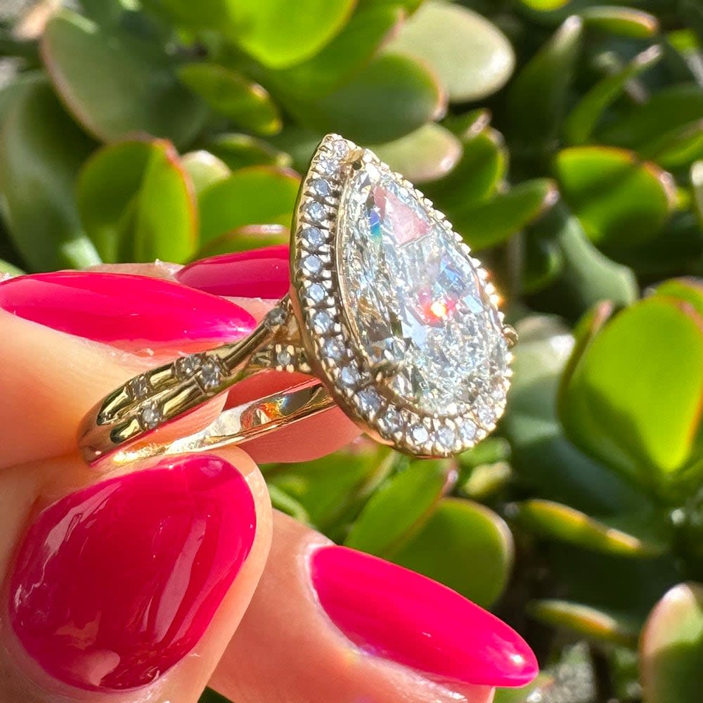 Pear cut diamond with halo