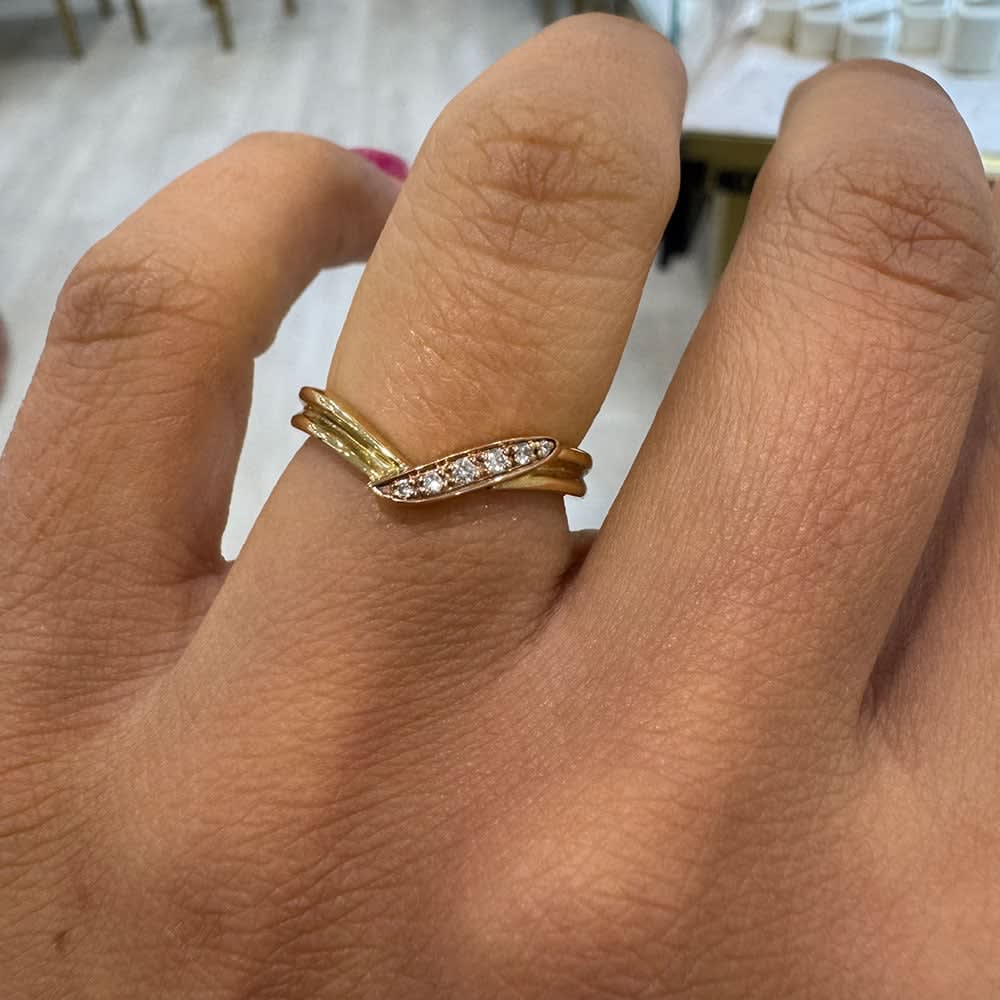 Diamond nested ladies wedding band