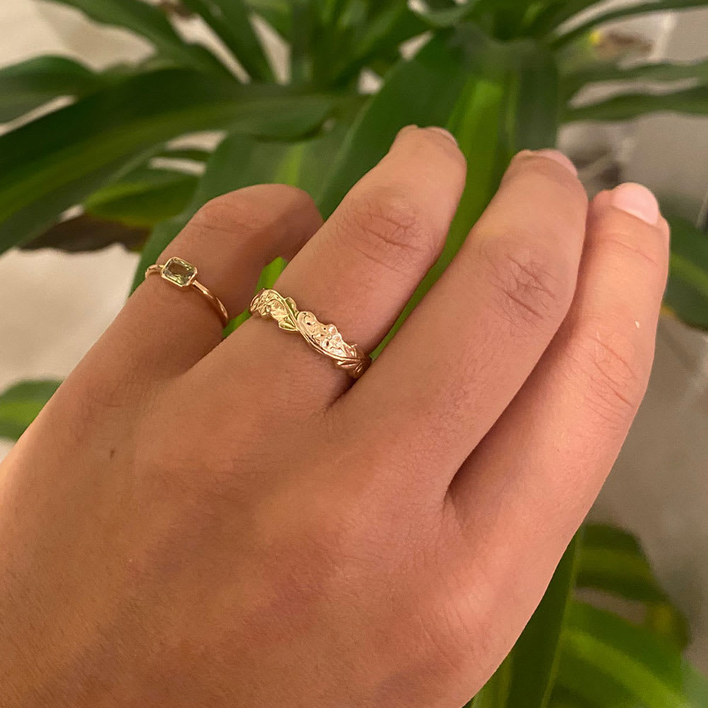 Patterned ladies wedding ring J3667