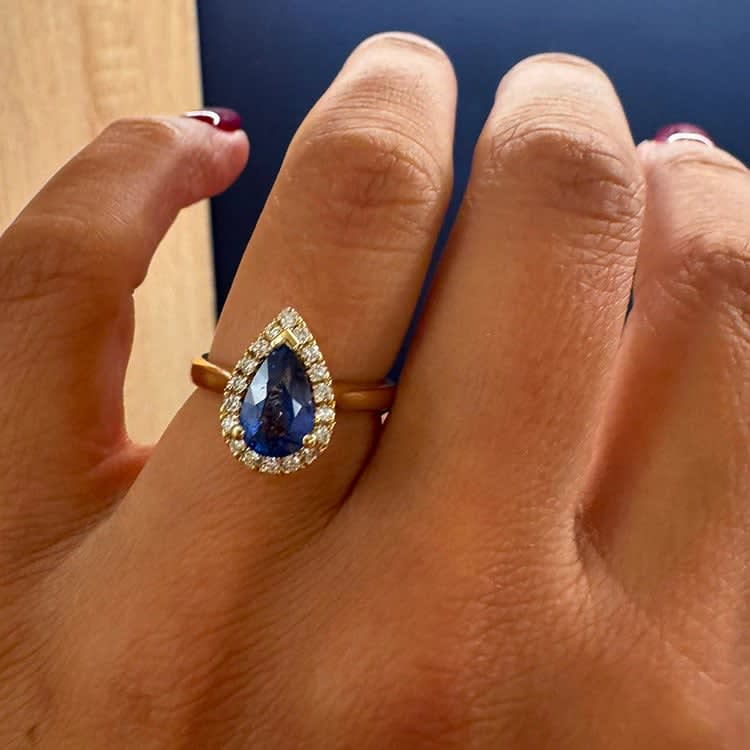 pear cut Natural blue sapphire