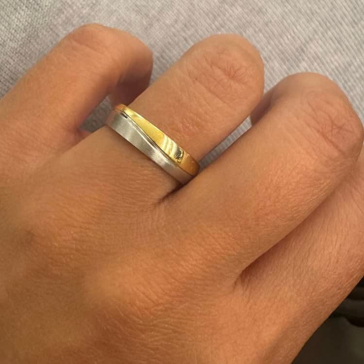 Two tone mens ring with wave groove