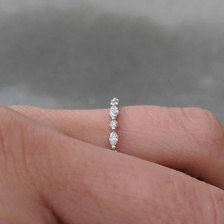 Lab marquise with round diamond band