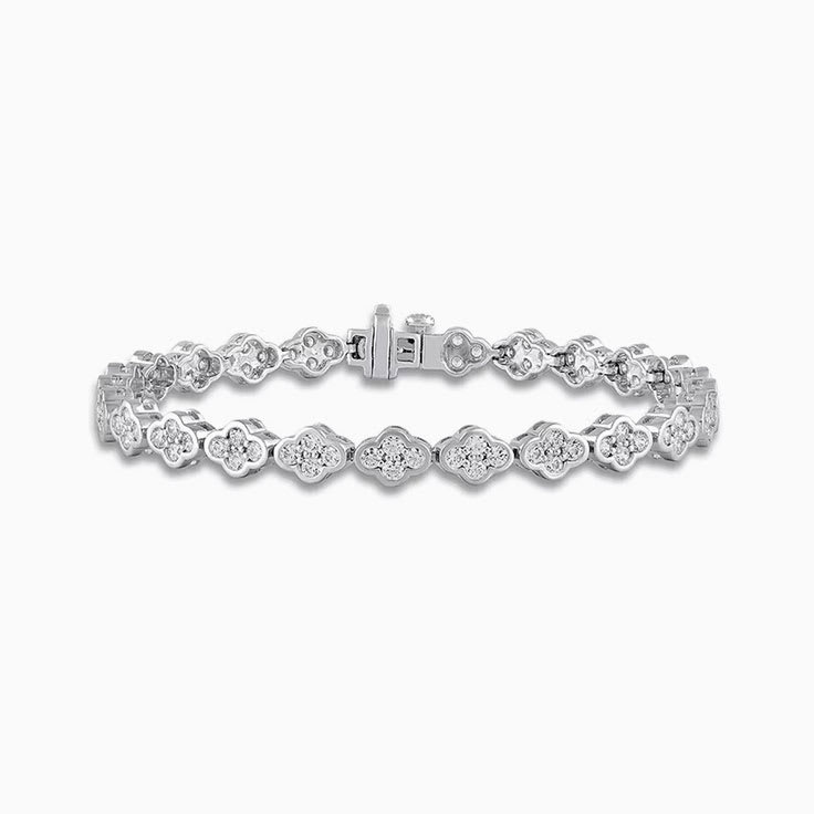 Clover pattern diamond bracelet