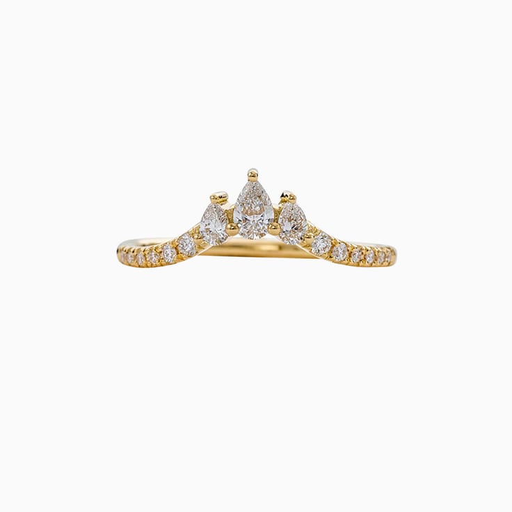 Contoured ring with pear diamonds