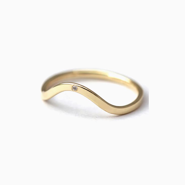 Drop set curve ring