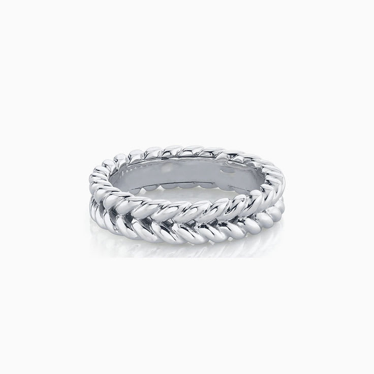 Ladies patterned gold ring