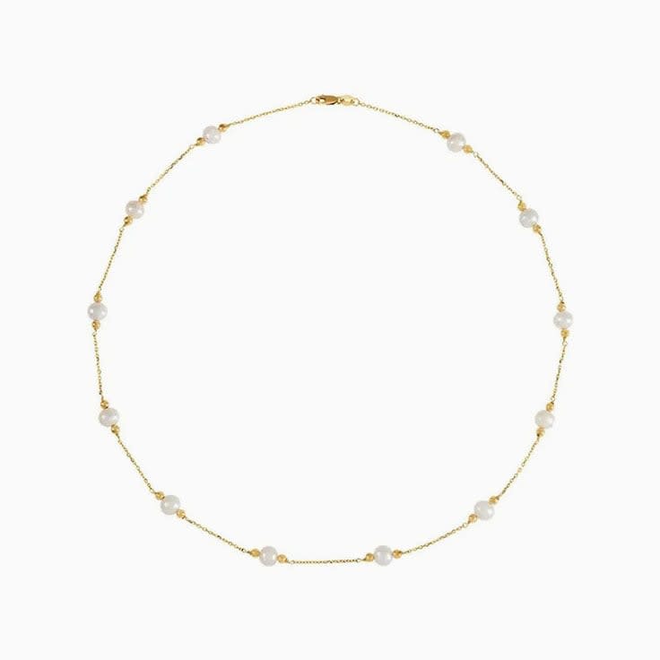 Gold and pearl necklace