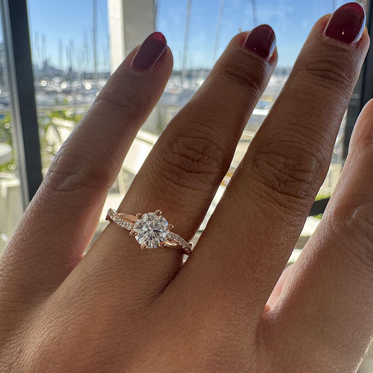 1 carat round diamond on a twisted band