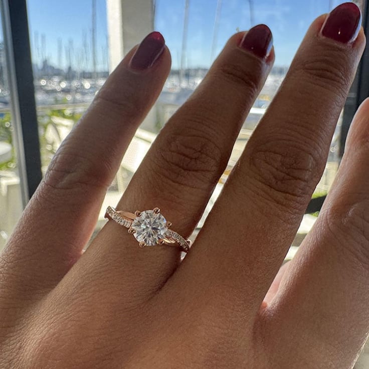 1 carat round diamond on a twisted band