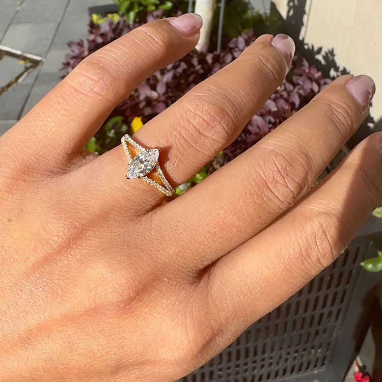 Marquise diamond on a split band