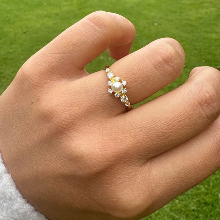 Diamond and pearl ring