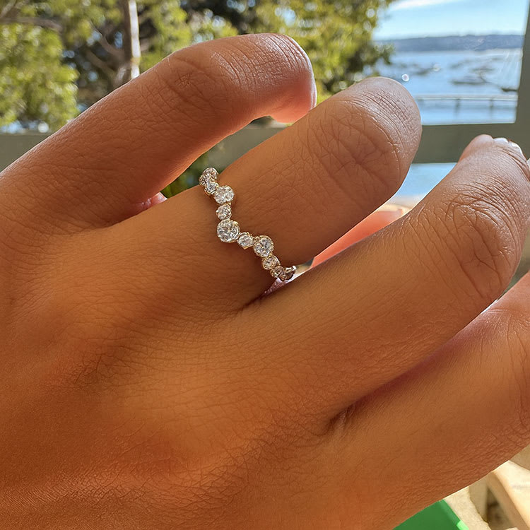 Tiara band with natural round diamonds
