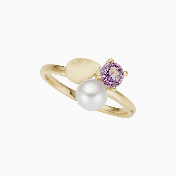 Freshwater Pearl and Amethyst Ladies Ring in Yellow Gold