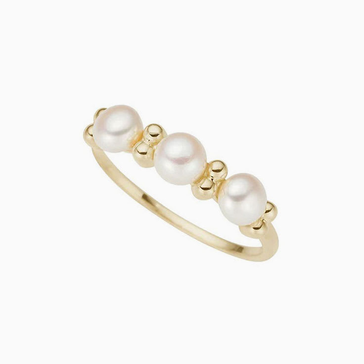 Freshwater Pearl Ladies Ring in Yellow Gold