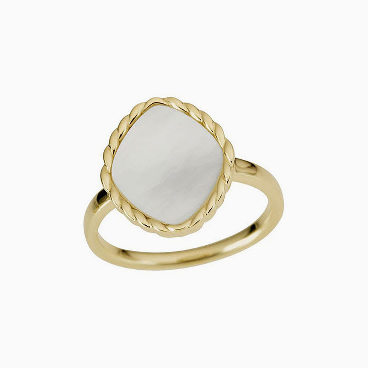 Mother of Pearl Ladies Ring in Yellow Gold