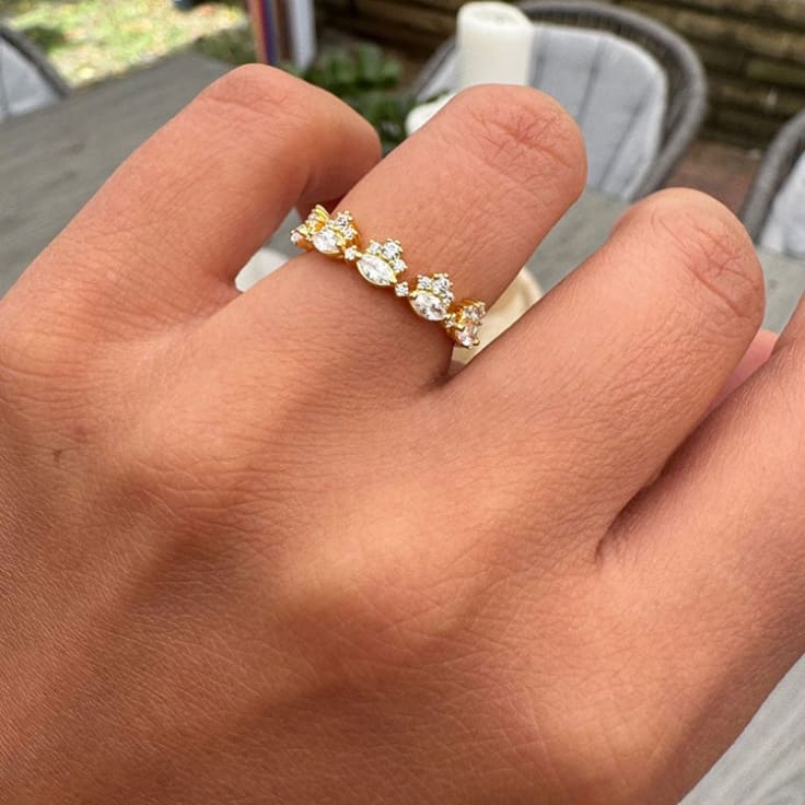 Ladies Band With Marquise And Round Diamond