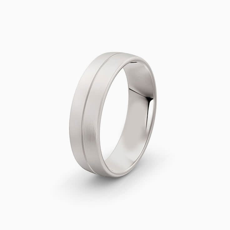 Center grooved classic mens ring